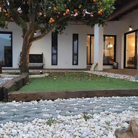 Vakantiehuis Laranjeira Loiras *